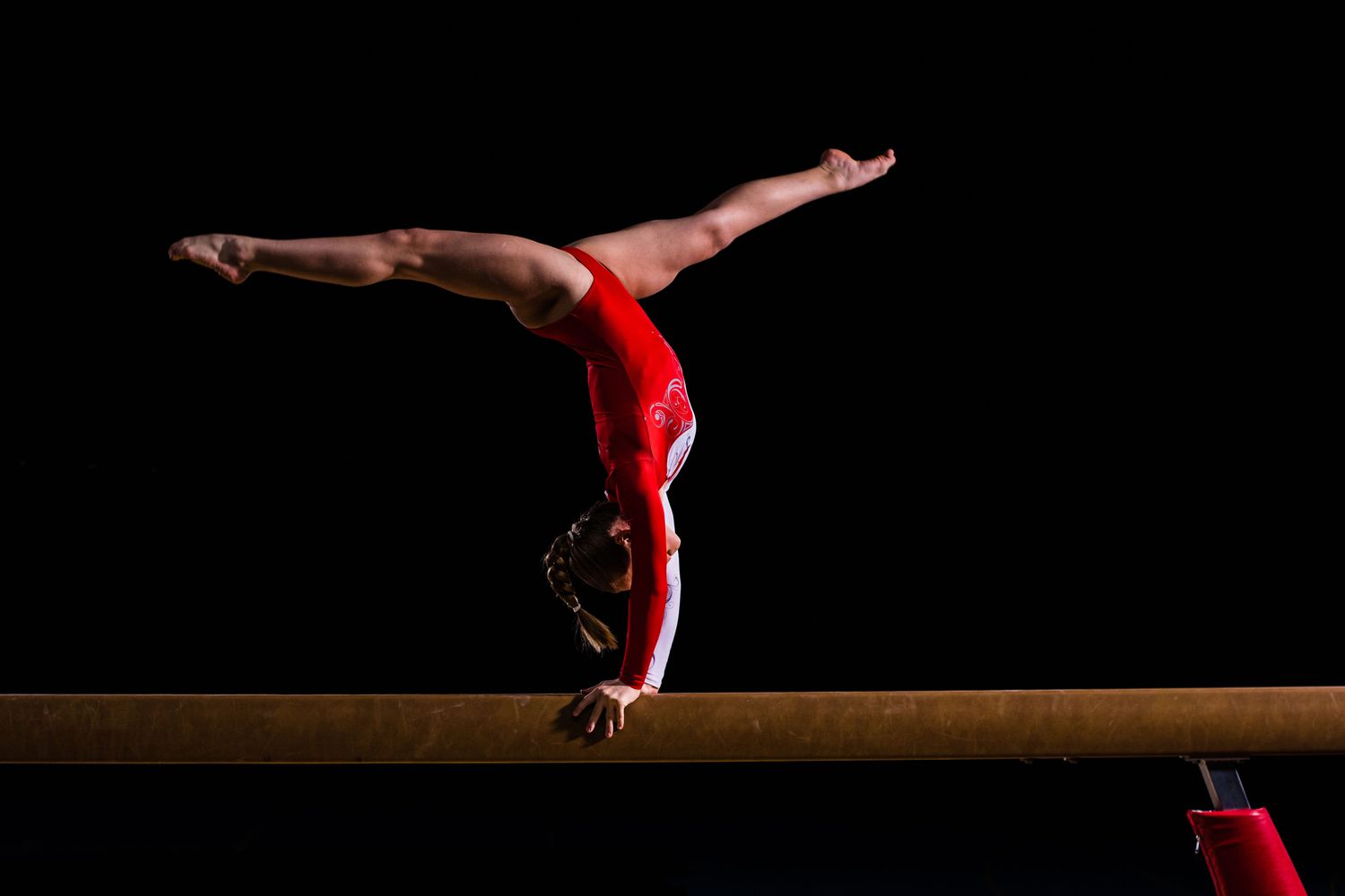 female-gymnast-in-sports-hall-519265984-59a04db968e1a2001308f772-5c24efc846e0fb0001c69720